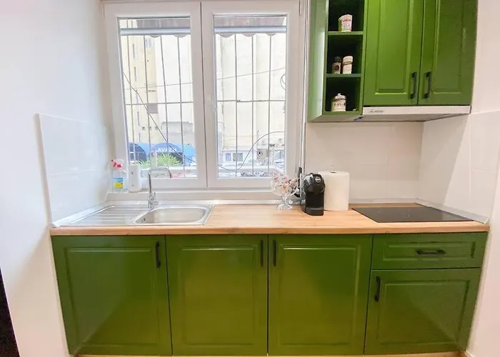 Matisse No13 - Center * Tirana